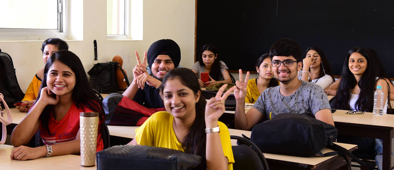 Pearl Academy introduces ‘Open Lab’ - A new learning pedagogy in its curriculum
200 first year students from all 4 campuses came together for a new learning experience in Jaipur 